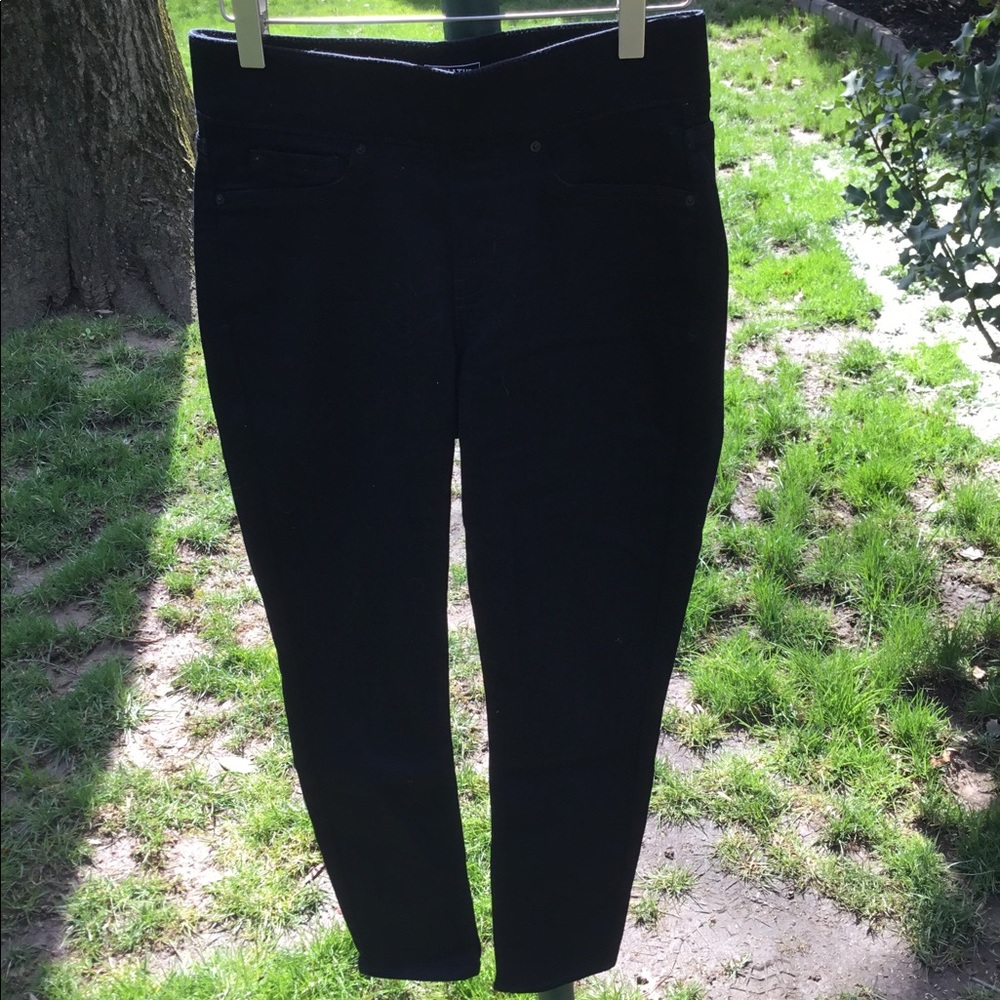 Levi’s Signature totally shaping pull-on skinny